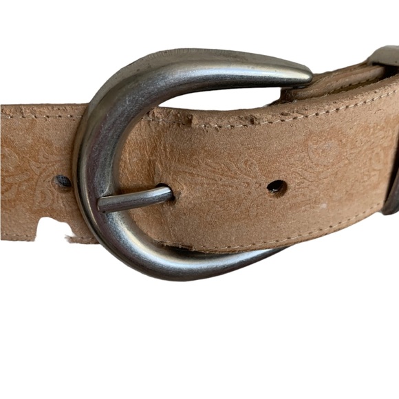 L.Chessler Floral Embosssed Embossed Leather Belt Sz S - Picture 8 of 8